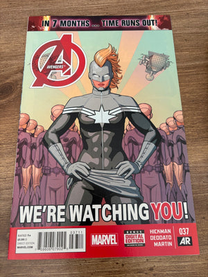 Avengers #37 2014 Hickman Captain Marvel VF-NM Comic Book 17 EC1