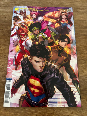 Young Justice # 18 NM 1st Print Variant Cover DC Comic Book Red Hood 4 J479